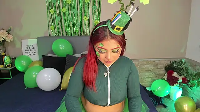 Snapshot of hooney_2 chatting on March 18, 4:15 am hooney 2 online show from March 18, 4:15 am