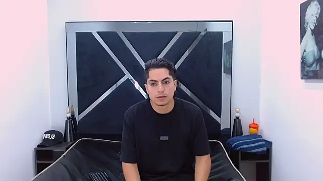 Snapshot of Alex_Wolft chatting on March 16, 11:58 am Alex Wolft online show from March 16, 11:58 am