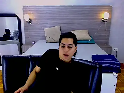 Snapshot of Alex_Wolft chatting on March 28, 2:55 am Alex Wolft online show from March 28, 2:55 am