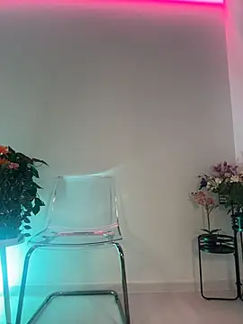 ScarletFlameee online show from May 7, 5:24 am
