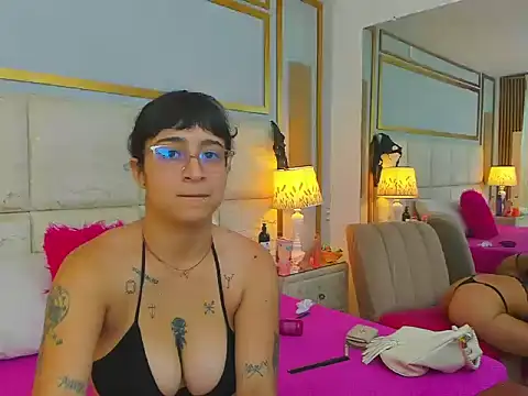 AliceeANDemma online show from March 24, 7:08 pm