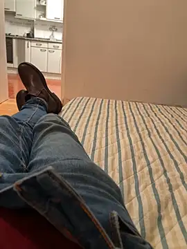 Snapshot of angeldeseo chatting on March 8, 6:55 pm angeldeseo online show from March 8, 6:55 pm