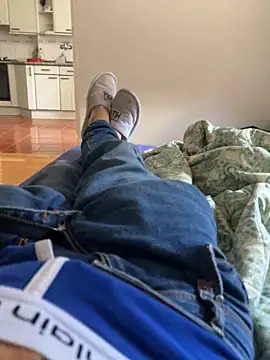 Snapshot of angeldeseo chatting on March 15, 12:22 pm angeldeseo online show from March 15, 12:22 pm