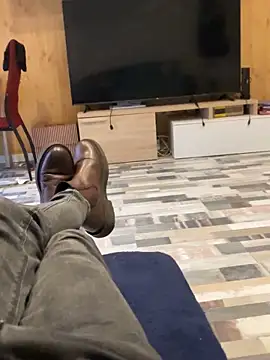 Snapshot of angeldeseo chatting on March 28, 4:28 pm angeldeseo online show from March 28, 4:28 pm