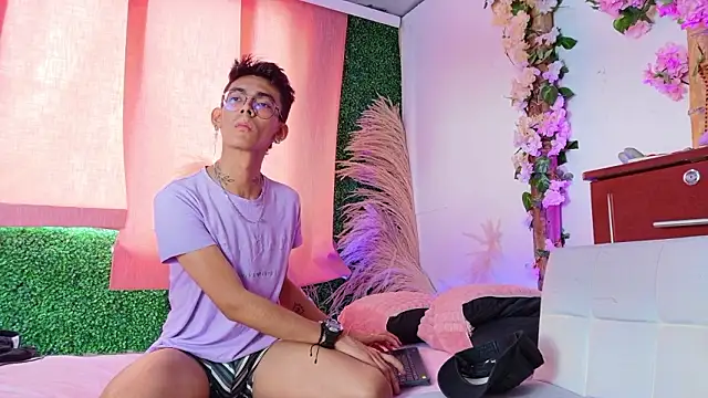 Snapshot of Kos_storm chatting on March 12, 2:23 pm Kos storm online show from March 12, 2:23 pm