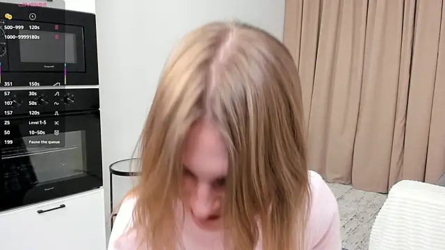 ErinnPieloch online show from March 25, 8:48 pm