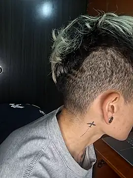 Snapshot of Megan_bad chatting on March 28, 11:15 pm Megan bad online show from March 28, 11:15 pm