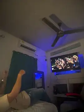 Snapshot of AngelLatinBoy chatting on March 9, 4:05 am AngelLatinBoy online show from March 9, 4:05 am