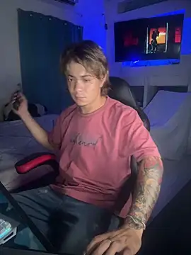 Snapshot of AngelLatinBoy chatting on March 16, 2:28 am AngelLatinBoy online show from March 16, 2:28 am