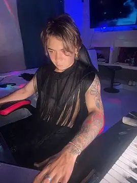 Snapshot of AngelLatinBoy chatting on March 21, 11:08 pm AngelLatinBoy online show from March 21, 11:08 pm