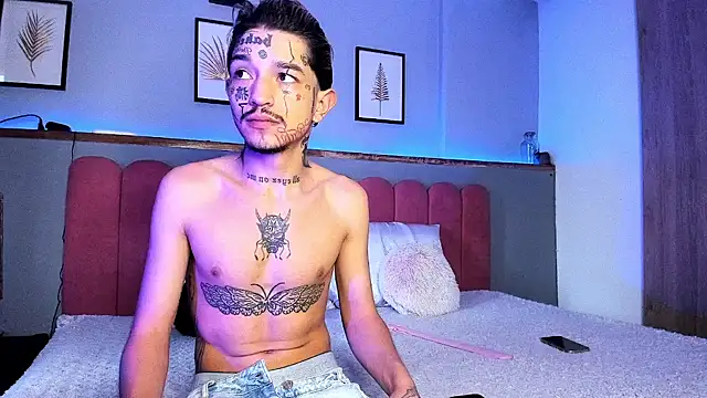 Snapshot of MidnightSinners chatting on March 25, 10:38 pm MidnightSinners online show from March 25, 10:38 pm