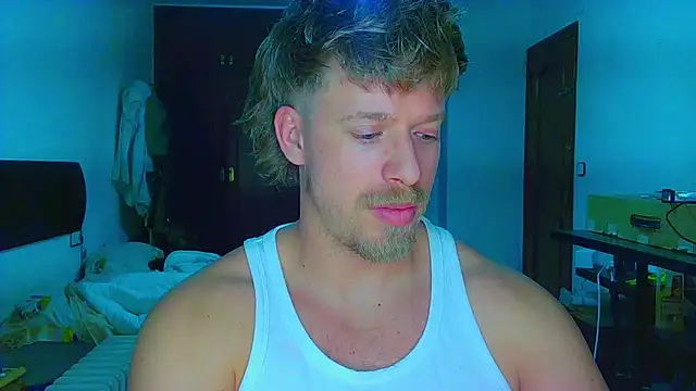 Snapshot of impregnator3000 chatting on March 29, 1:05 am impregnator3000 online show from March 29, 1:05 am