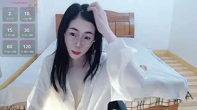 Snapshot of mila-baby-99 chatting on March 21, 3:33 am mila-baby-99 online show from March 21, 3:33 am