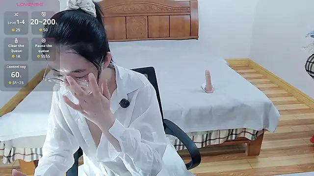 Snapshot of mila-baby-99 chatting on March 24, 6:40 am mila-baby-99 online show from March 24, 6:40 am