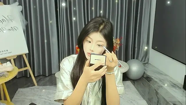 Snapshot of Momolith_616 chatting on March 16, 12:20 pm Momolith 616 online show from March 16, 12:20 pm