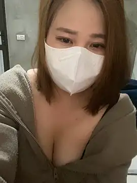 Snapshot of qczb1012 chatting on March 22, 12:58 am qczb1012 online show from March 22, 12:58 am