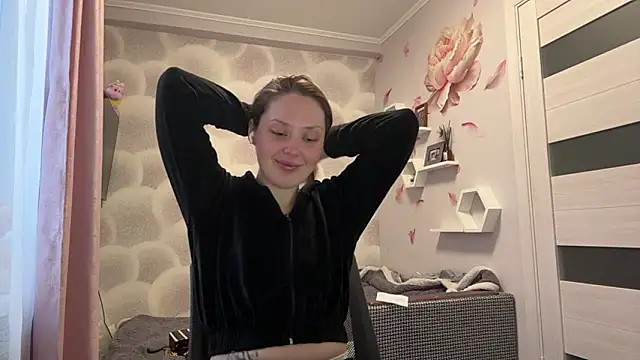 Snapshot of Cherry_Sin chatting on March 28, 8:19 pm Cherry Sin online show from March 28, 8:19 pm