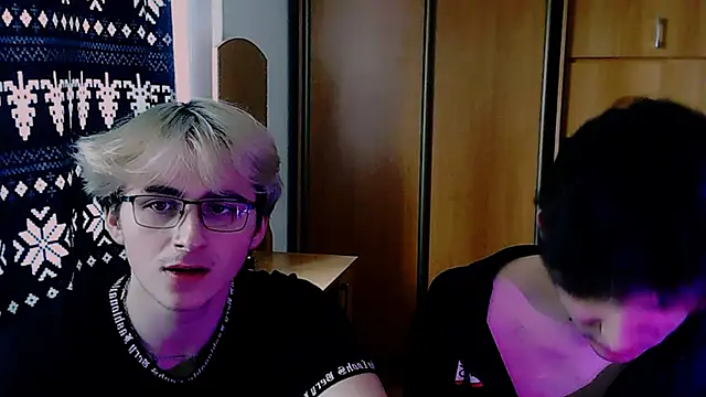 Snapshot of niksikor chatting on March 9, 10:30 am niksikor online show from March 9, 10:30 am