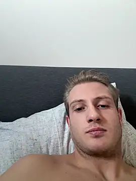 Snapshot of dirtyBent chatting on March 9, 7:56 am dirtyBent online show from March 9, 7:56 am