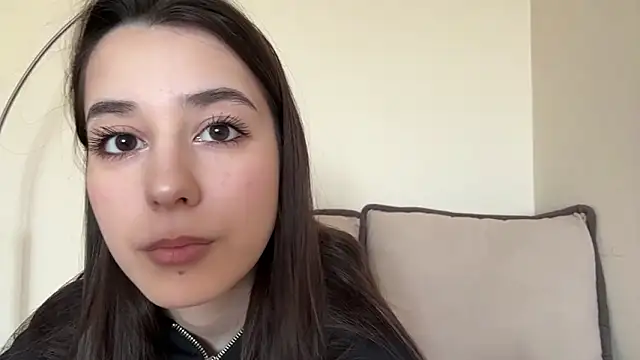 Snapshot of AdeleVelvet chatting on March 13, 10:11 am AdeleVelvet online show from March 13, 10:11 am