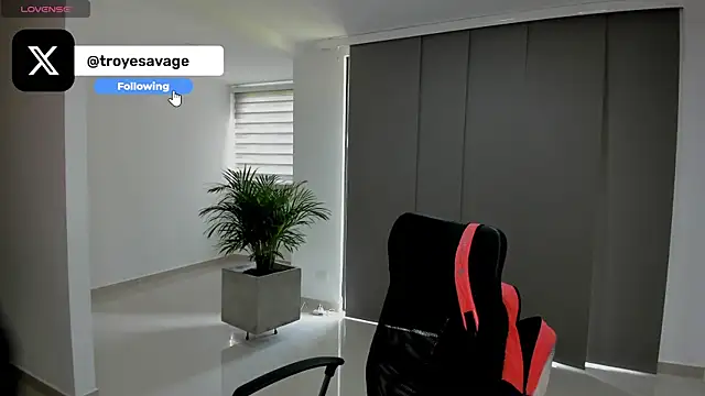 Snapshot of TroyeSavage chatting on March 18, 9:18 pm TroyeSavage online show from March 18, 9:18 pm