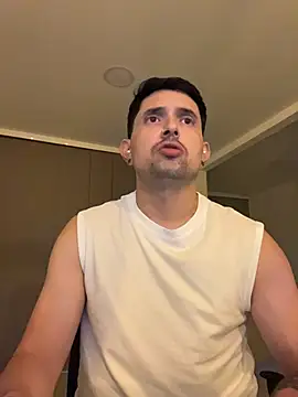 Snapshot of TroyeSavage chatting on March 22, 12:25 am TroyeSavage online show from March 22, 12:25 am