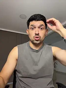 Snapshot of TroyeSavage chatting on March 24, 11:37 am TroyeSavage online show from March 24, 11:37 am