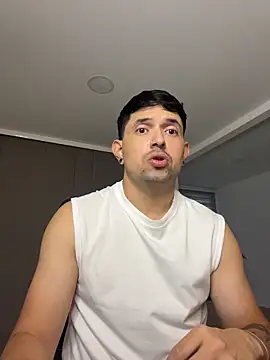 Snapshot of TroyeSavage chatting on March 26, 11:16 am TroyeSavage online show from March 26, 11:16 am