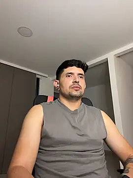 Snapshot of TroyeSavage chatting on March 27, 11:26 pm TroyeSavage online show from March 27, 11:26 pm