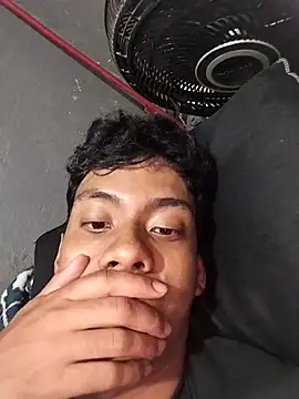 Snapshot of ROCHAIZ chatting on March 17, 12:48 am ROCHAIZ online show from March 17, 12:48 am