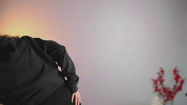 Snapshot of August_female chatting on March 25, 2:01 pm August female online show from March 25, 2:01 pm