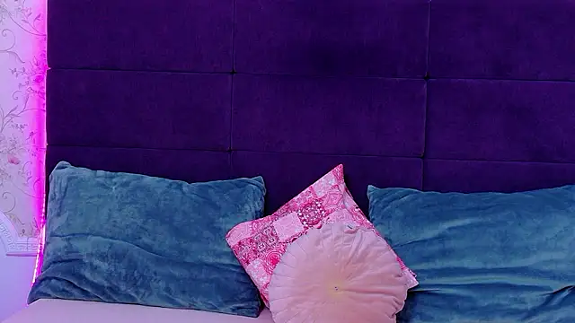 NataliaCroft online show from March 25, 3:40 pm