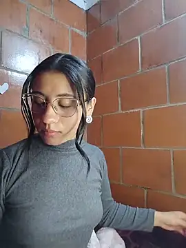 Snapshot of Amanda_x1 chatting on April 8, 7:14 pm Amanda x1 online show from April 8, 7:14 pm