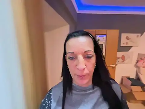 Snapshot of SpicyJenny chatting on March 22, 9:40 pm SpicyJenny online show from March 22, 9:40 pm