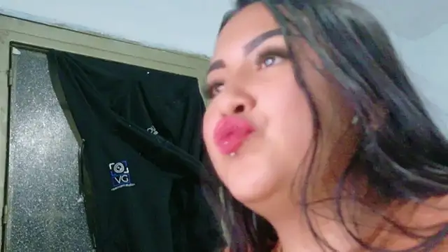 Snapshot of sexysofiaaa chatting on March 22, 1:42 am sexysofiaaa online show from March 22, 1:42 am