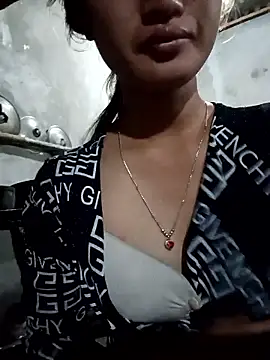 Snapshot of Rosie-LoveU chatting on March 21, 10:57 pm Rosie-LoveU online show from March 21, 10:57 pm