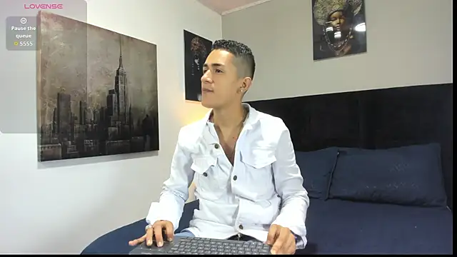 Snapshot of _Alan_Walker_1 chatting on April 1, 2:36 pm Alan Walker 1 online show from April 1, 2:36 pm