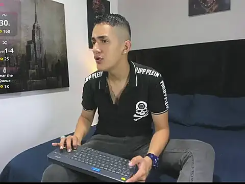 Snapshot of _Alan_Walker_1 chatting on April 5, 5:32 pm Alan Walker 1 online show from April 5, 5:32 pm