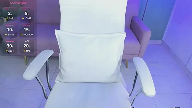 Snapshot of alma_violet chatting on March 18, 11:08 pm alma violet online show from March 18, 11:08 pm