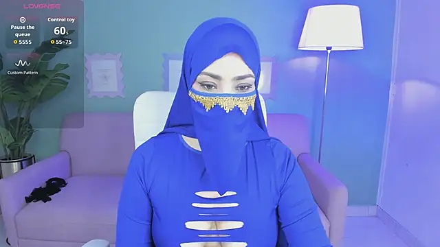 Snapshot of alma_violet chatting on March 28, 9:03 pm alma violet online show from March 28, 9:03 pm