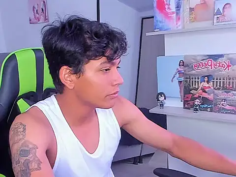 Snapshot of PaulTallx chatting on March 20, 6:35 pm PaulTallx online show from March 20, 6:35 pm