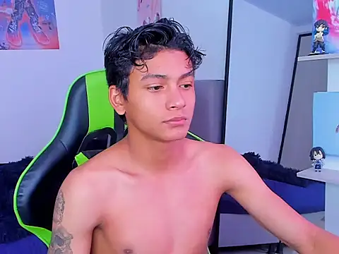 Snapshot of PaulTallx chatting on March 25, 5:19 pm PaulTallx online show from March 25, 5:19 pm