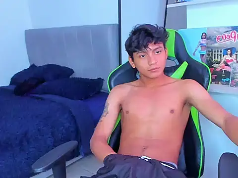 Snapshot of PaulTallx chatting on March 27, 8:41 pm PaulTallx online show from March 27, 8:41 pm