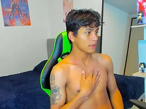 Snapshot of PaulTallx chatting on March 29, 5:29 am PaulTallx online show from March 29, 5:29 am