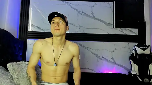 Snapshot of ThiagoFerrero_Hot chatting on March 20, 12:32 pm ThiagoFerrero Hot online show from March 20, 12:32 pm