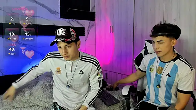 Snapshot of ThiagoFerrero_Hot chatting on March 27, 4:51 pm ThiagoFerrero Hot online show from March 27, 4:51 pm