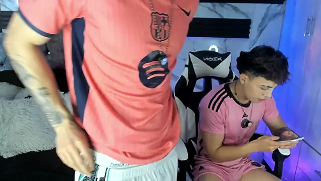 Snapshot of ThiagoFerrero_Hot chatting on March 30, 5:58 pm ThiagoFerrero Hot online show from March 30, 5:58 pm