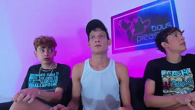 Snapshot of Desire_Boys1 chatting on March 9, 11:09 pm Desire Boys1 online show from March 9, 11:09 pm