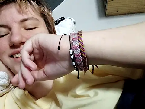 Snapshot of thatcutesubgirlwlw chatting on March 27, 8:20 am thatcutesubgirlwlw online show from March 27, 8:20 am