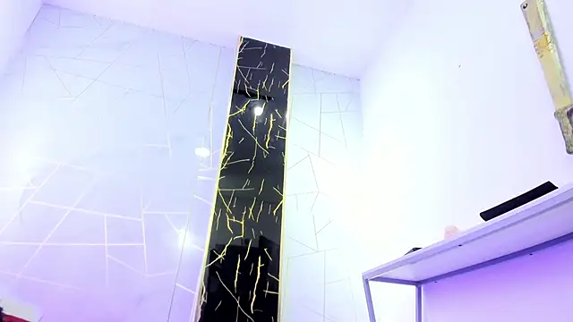 Snapshot of Valentin_Lux chatting on March 31, 3:52 am Valentin Lux online show from March 31, 3:52 am